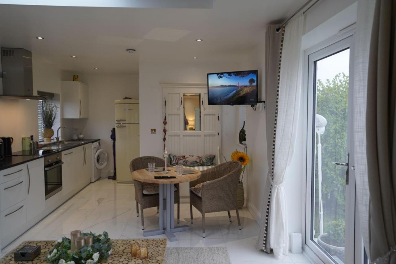 Luxury Home In The Heart Of East Sussex Freeparking Певънси Екстериор снимка